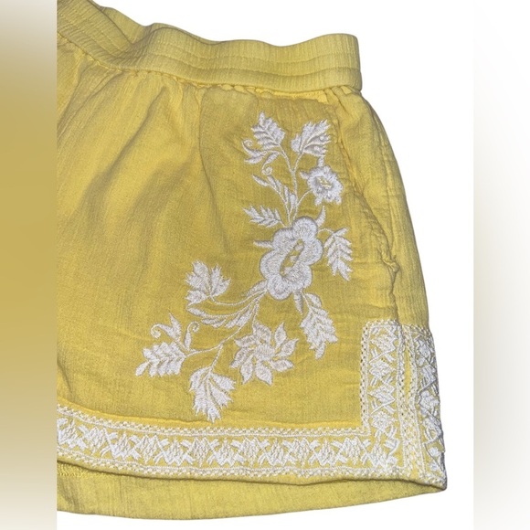 J. Crew 100% Cotton Floral Embroidered Shorts Size 2 - Picture 2 of 5